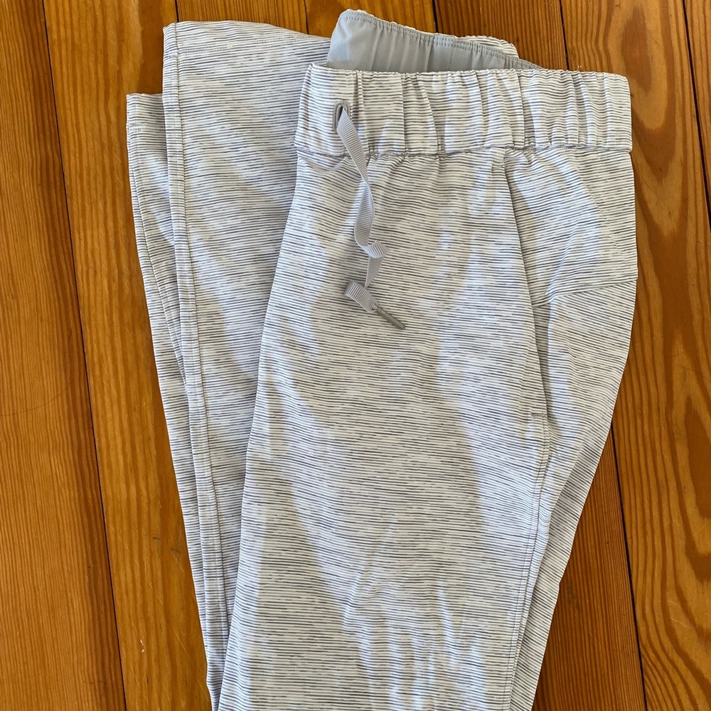 NWOT Lululemon On The Fly Pant size 4